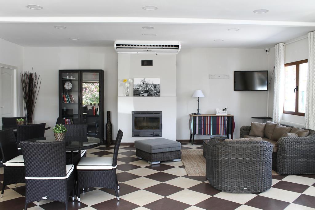 Hostal Landhaus El Molar Bagian luar foto