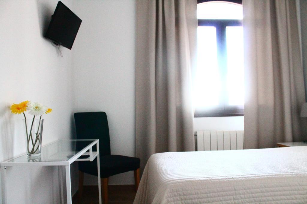 Hostal Landhaus El Molar Ruang foto